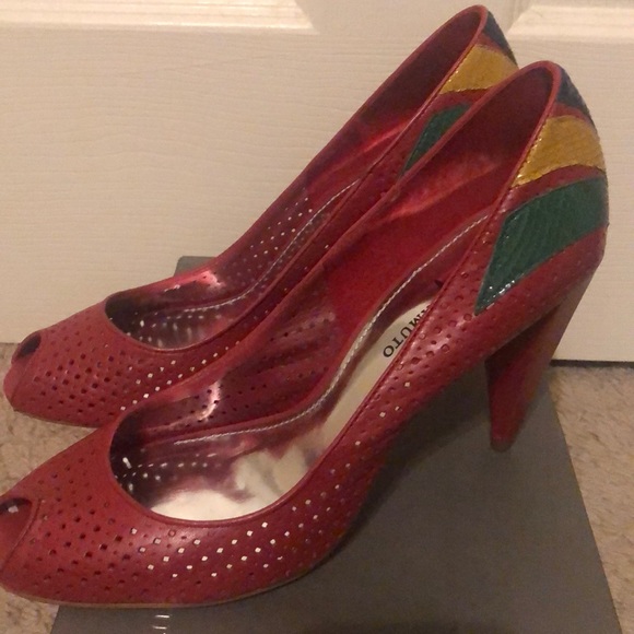 Vince Camuto- Ogden Size 10 - Picture 1 of 2